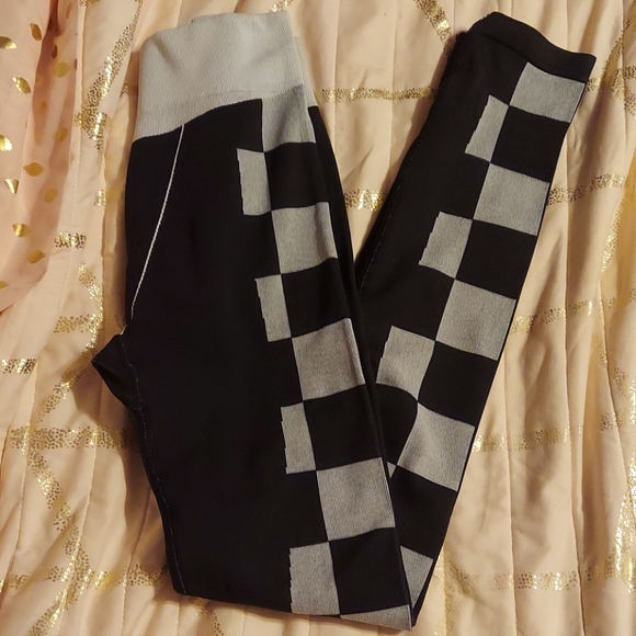 Boohoo Pants - Boohoo Legging NWT size s